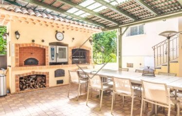 Elegant Villa in the Heart of Cap d’Antibes – Walking Distance to the Beach
