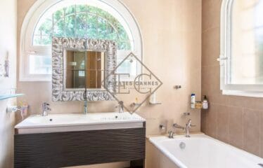 Elegant Villa in the Heart of Cap d’Antibes – Walking Distance to the Beach