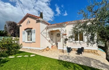 Townhouse – Prime Location, Only 200m from the Beach!